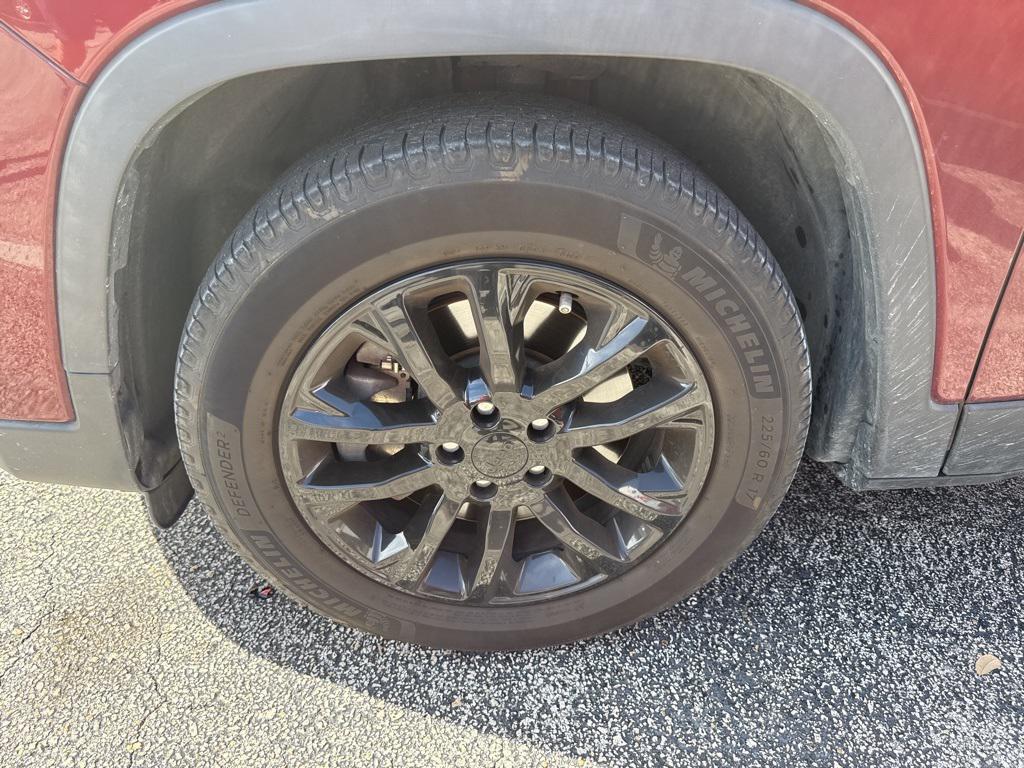 used 2019 Jeep Cherokee car, priced at $10,992