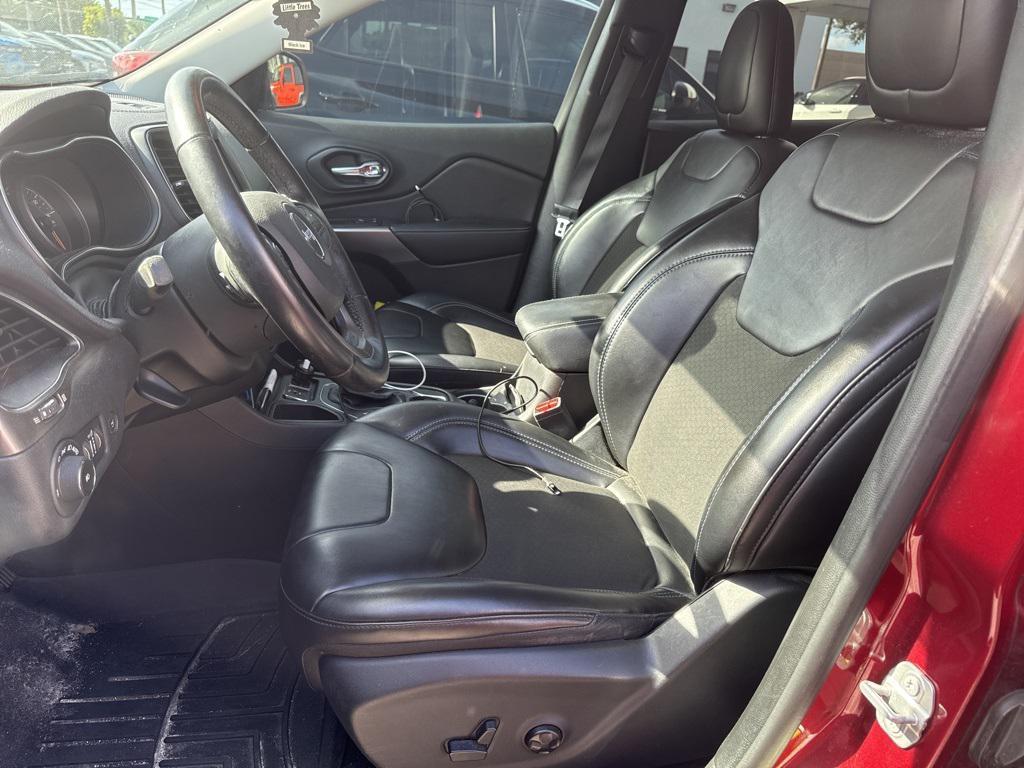 used 2019 Jeep Cherokee car, priced at $10,992