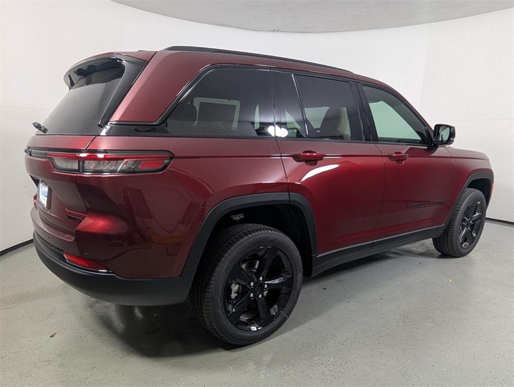 new 2025 Jeep Grand Cherokee car, priced at $38,934