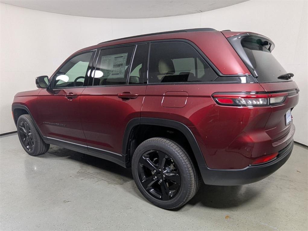 new 2025 Jeep Grand Cherokee car, priced at $38,934