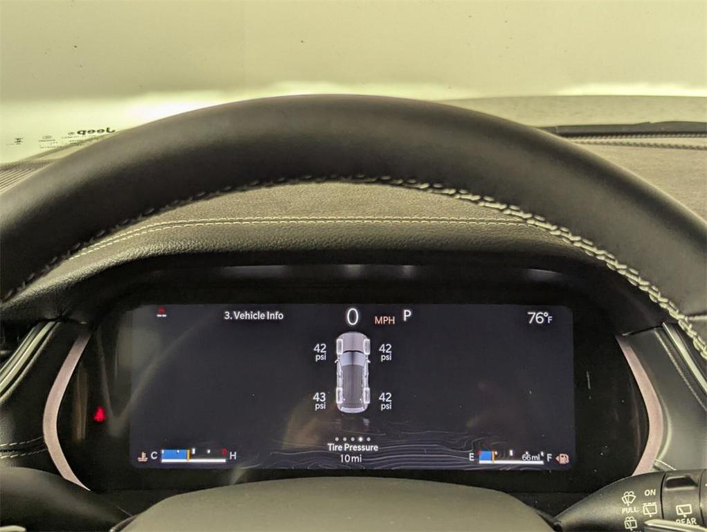 new 2025 Jeep Grand Cherokee car, priced at $38,934