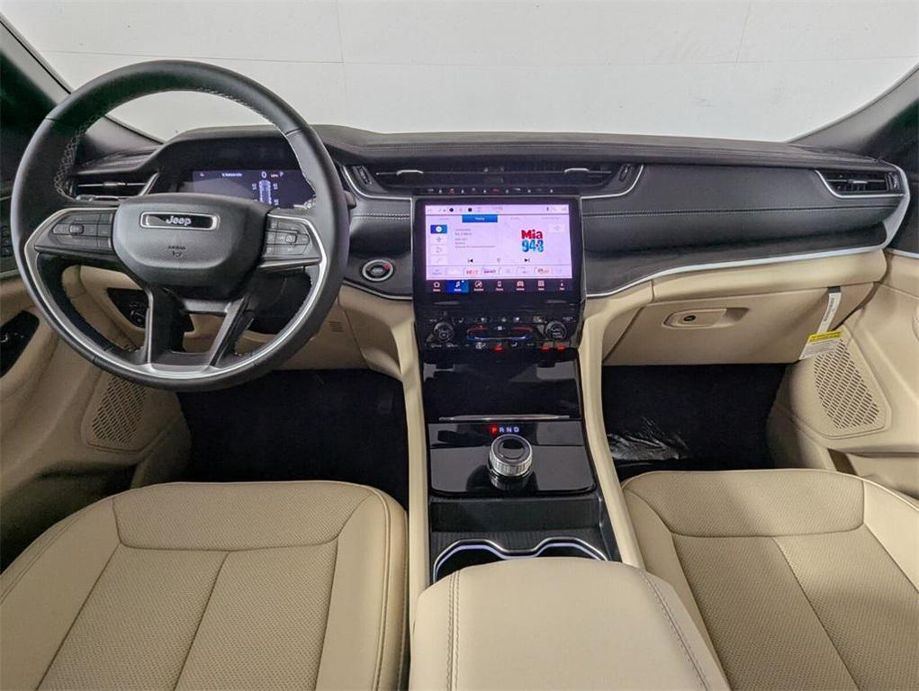 new 2025 Jeep Grand Cherokee car, priced at $38,934