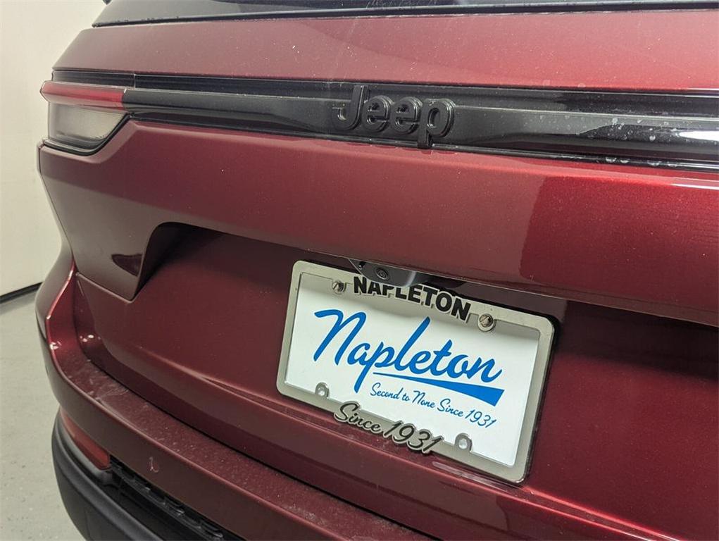 new 2025 Jeep Grand Cherokee car, priced at $38,934