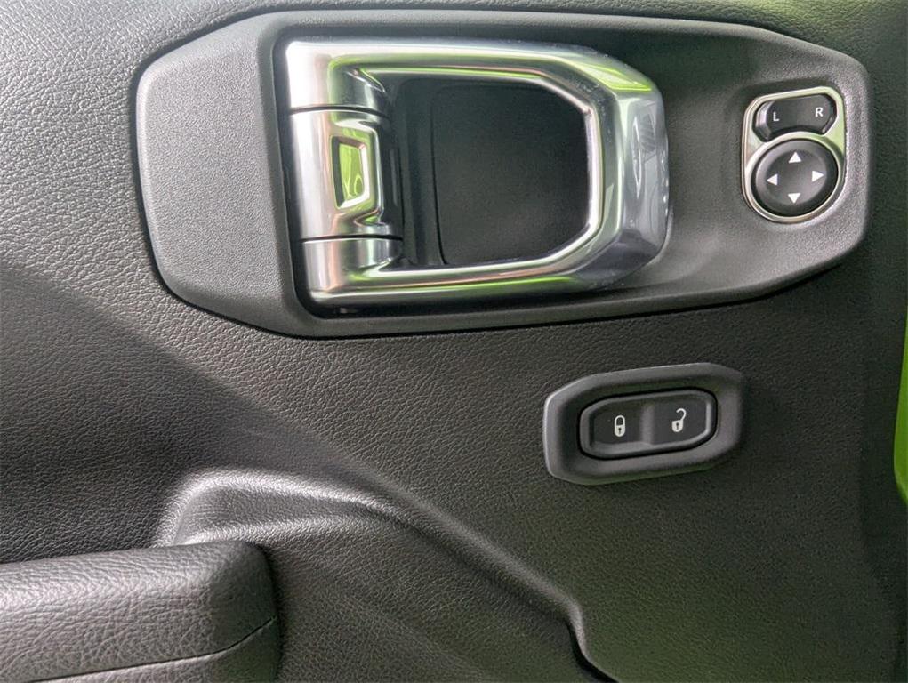 new 2025 Jeep Wrangler car, priced at $48,337