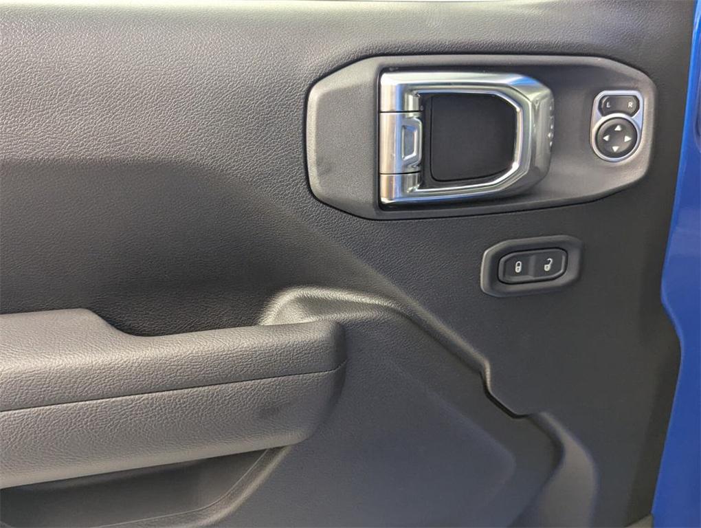 new 2025 Jeep Wrangler car, priced at $50,572