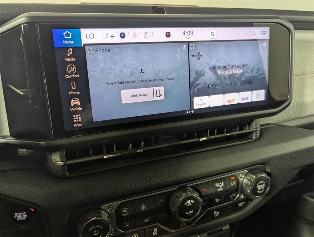 new 2025 Jeep Wrangler car, priced at $50,572