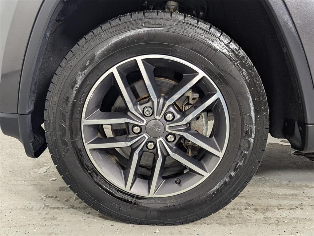 used 2020 Jeep Grand Cherokee car, priced at $20,488