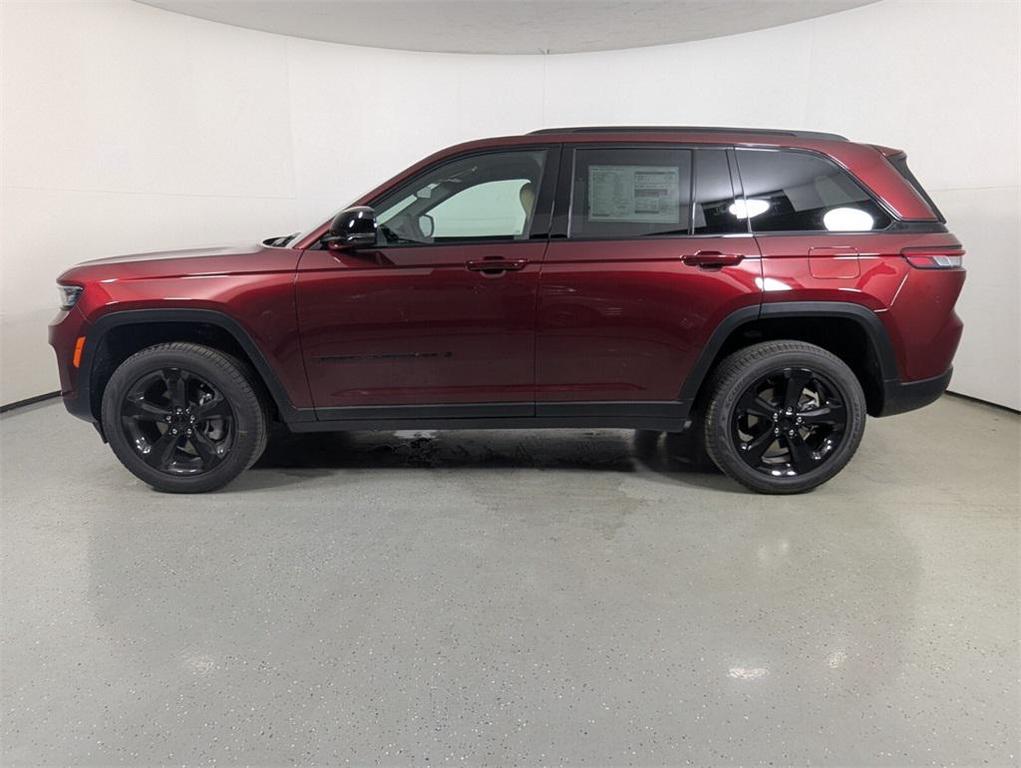 new 2025 Jeep Grand Cherokee car, priced at $44,544