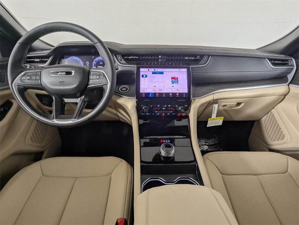 new 2025 Jeep Grand Cherokee car, priced at $44,544