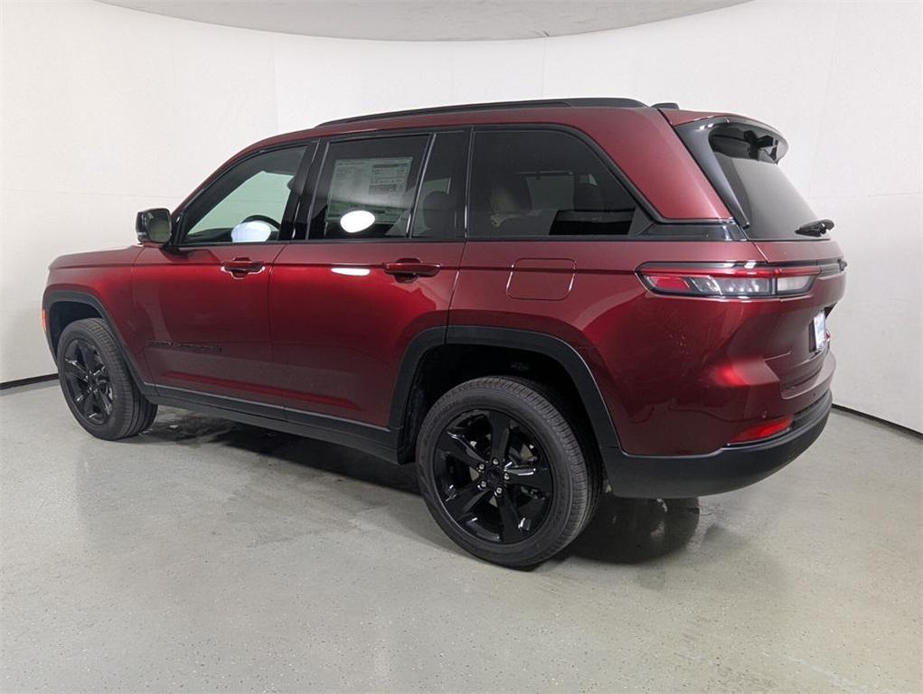 new 2025 Jeep Grand Cherokee car, priced at $44,544