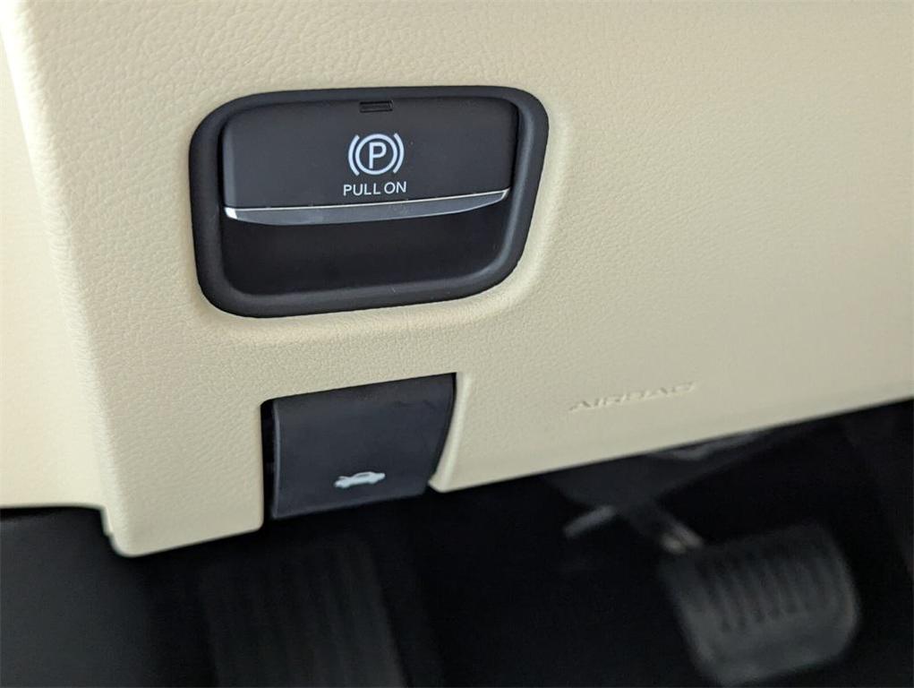 new 2025 Jeep Grand Cherokee car, priced at $44,544