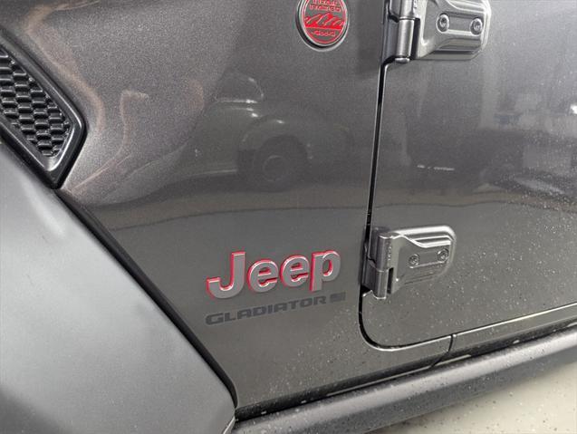 new 2025 Jeep Gladiator car, priced at $56,505