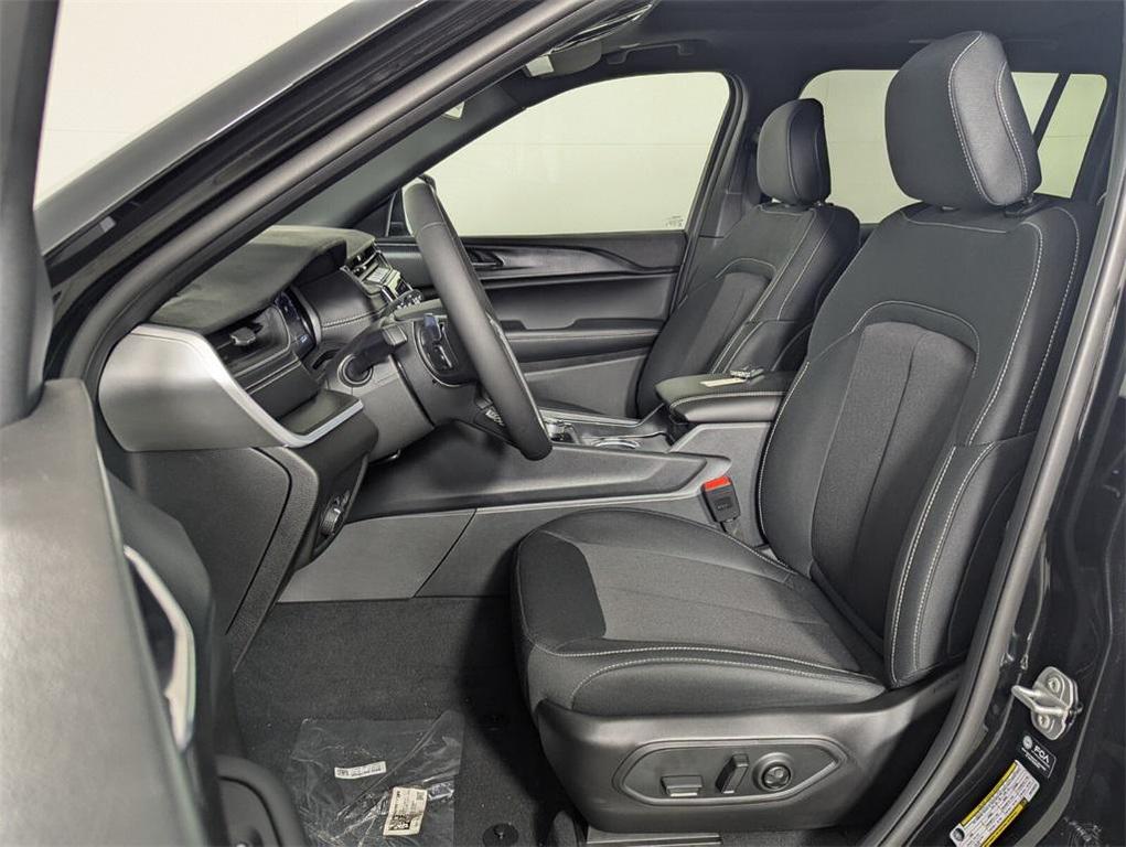 new 2025 Jeep Grand Cherokee L car, priced at $30,491