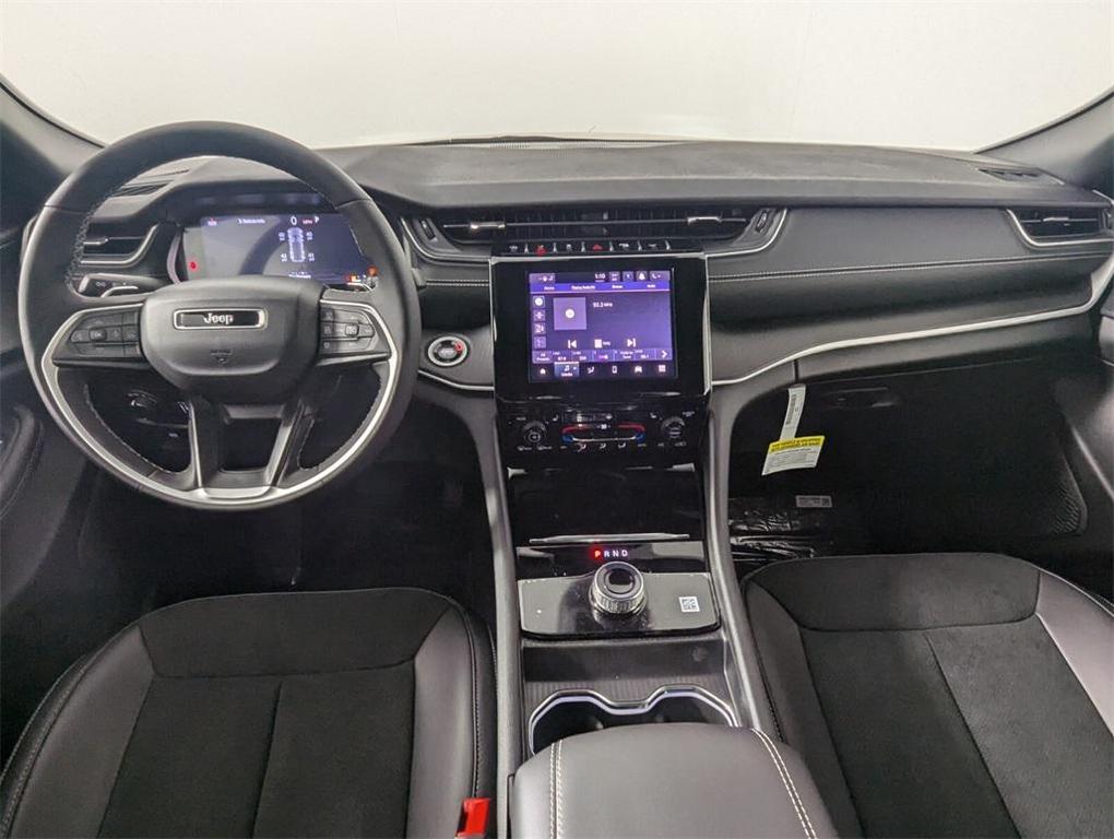 new 2025 Jeep Grand Cherokee car, priced at $36,249