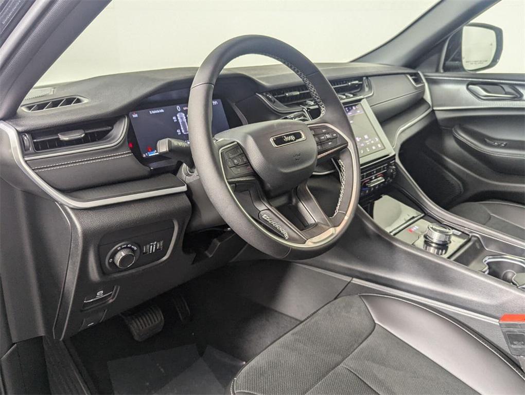 new 2025 Jeep Grand Cherokee car, priced at $36,249