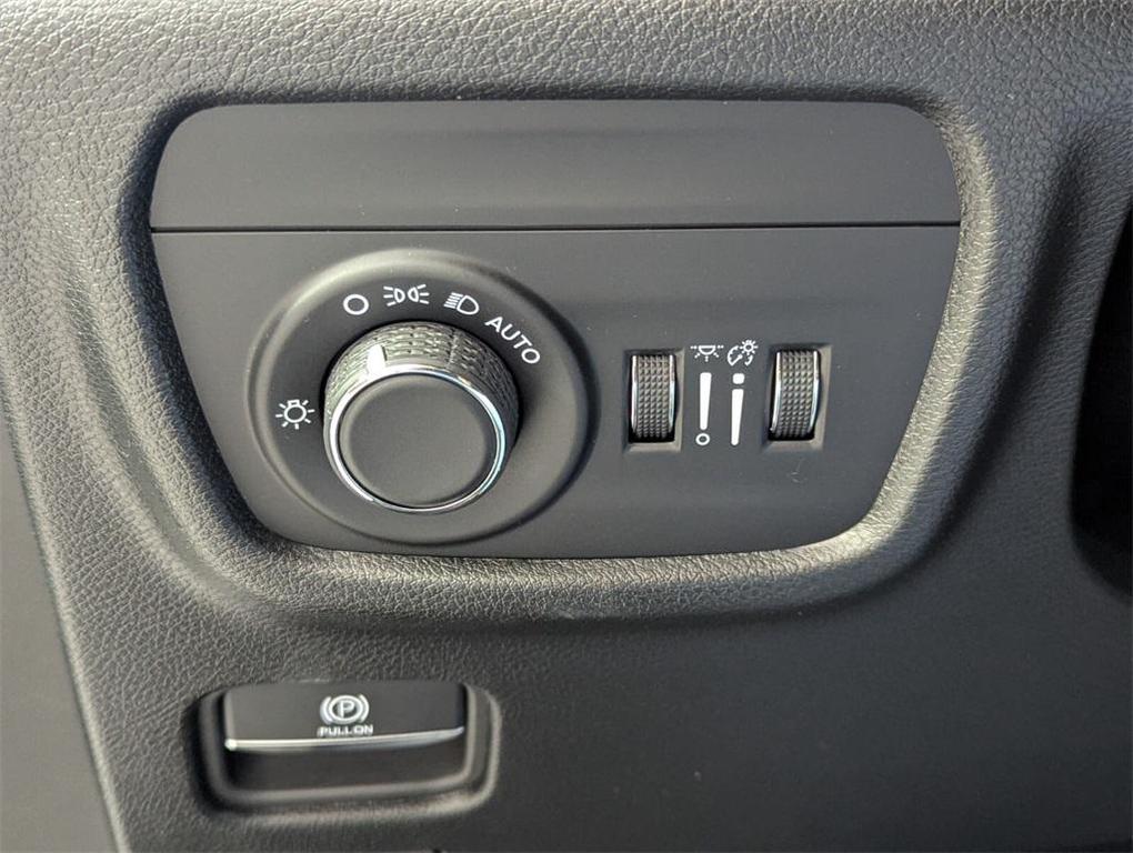 new 2025 Jeep Grand Cherokee car, priced at $36,249