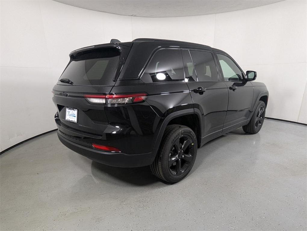new 2025 Jeep Grand Cherokee car, priced at $36,249