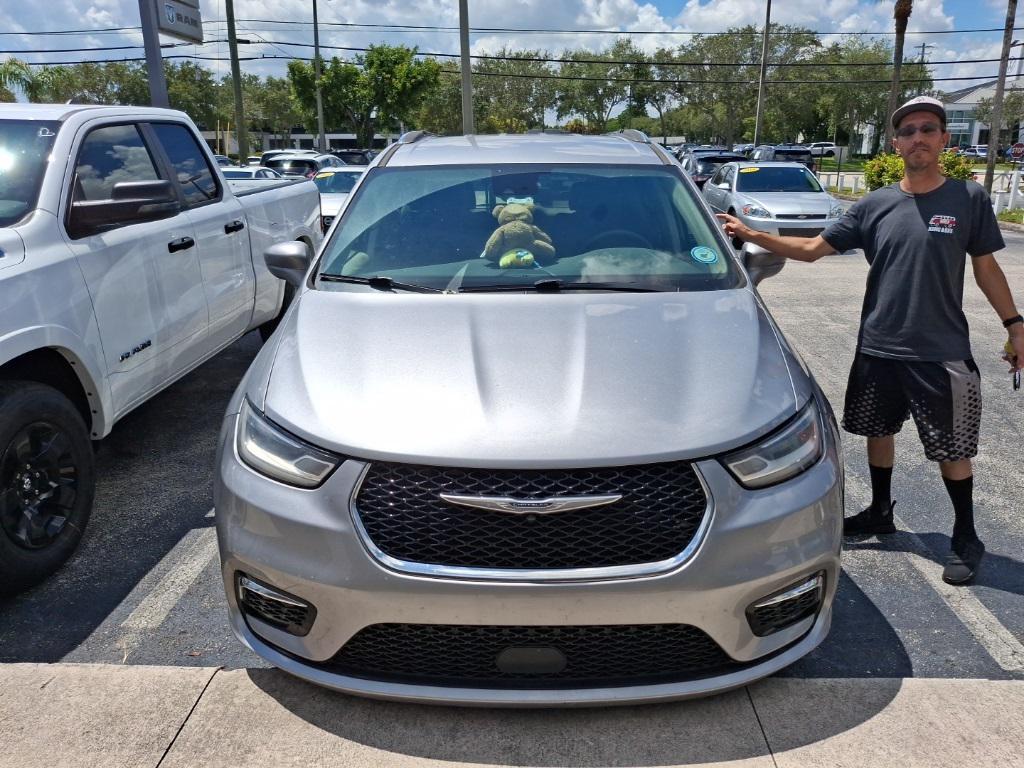 used 2021 Chrysler Pacifica car, priced at $16,888