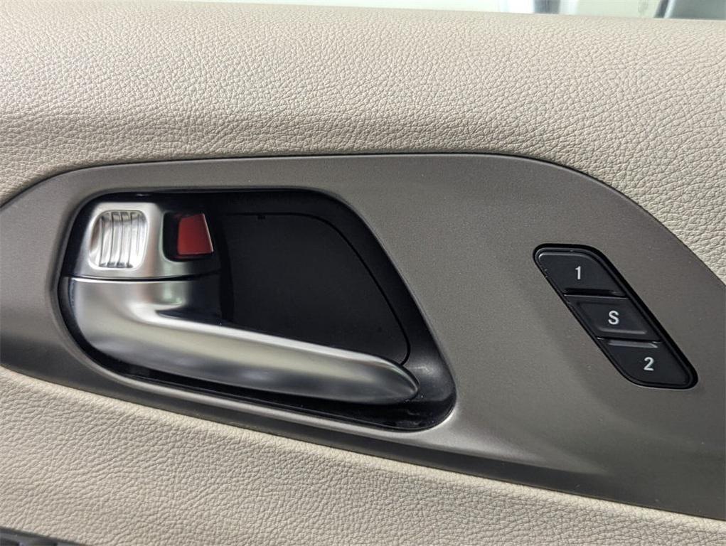 used 2021 Chrysler Pacifica car, priced at $15,888