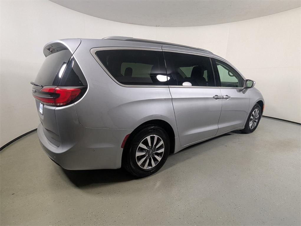 used 2021 Chrysler Pacifica car, priced at $15,888