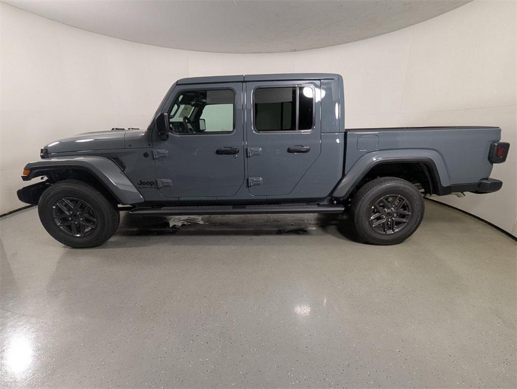 new 2025 Jeep Gladiator car, priced at $42,158