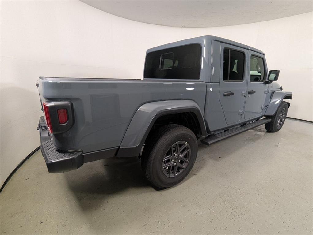 new 2025 Jeep Gladiator car, priced at $42,158