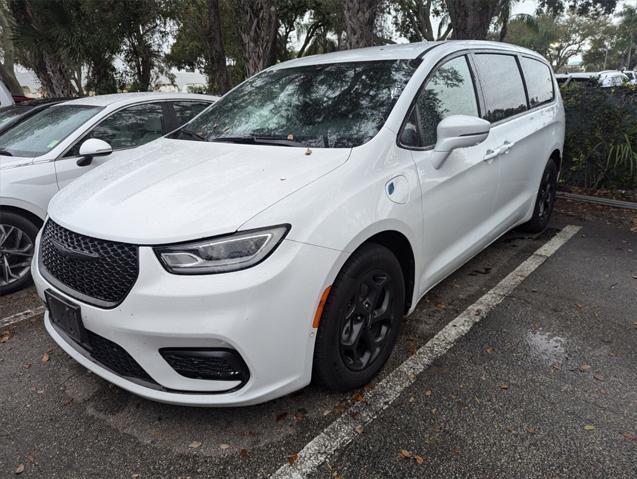 used 2022 Chrysler Pacifica Hybrid car, priced at $22,500