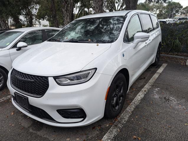 used 2022 Chrysler Pacifica Hybrid car, priced at $22,500