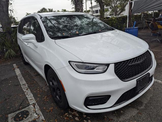 used 2022 Chrysler Pacifica Hybrid car, priced at $22,500