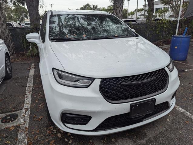 used 2022 Chrysler Pacifica Hybrid car, priced at $22,500