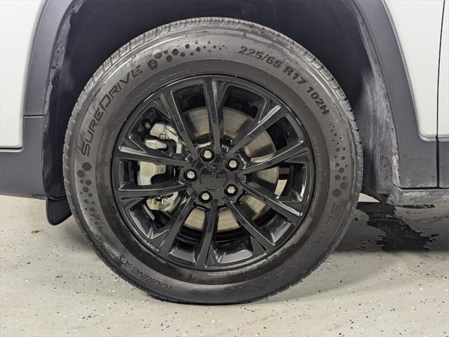 used 2023 Jeep Cherokee car, priced at $19,488