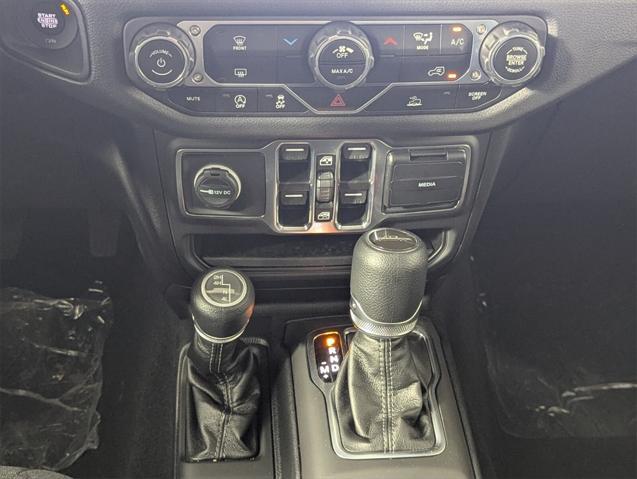 new 2025 Jeep Gladiator car, priced at $38,496