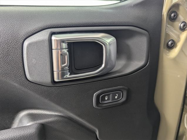 new 2025 Jeep Wrangler car, priced at $33,690