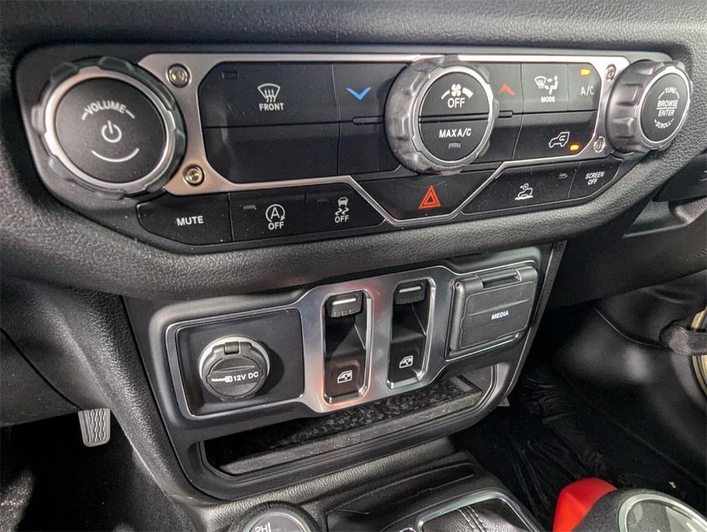 new 2025 Jeep Wrangler car, priced at $31,143