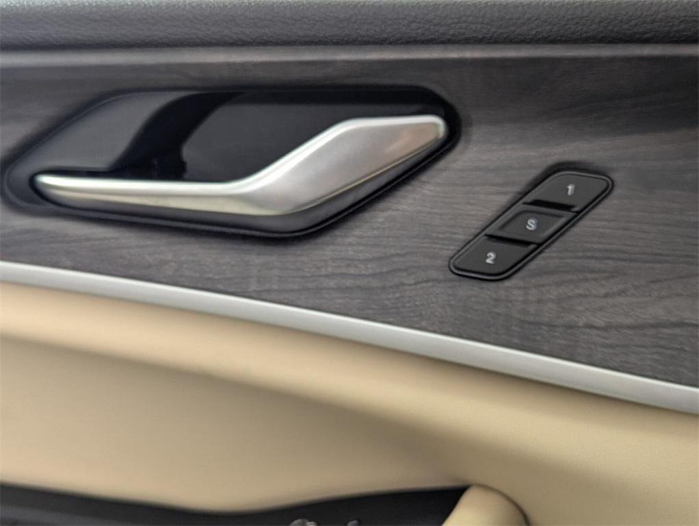 new 2025 Jeep Grand Cherokee L car, priced at $46,184