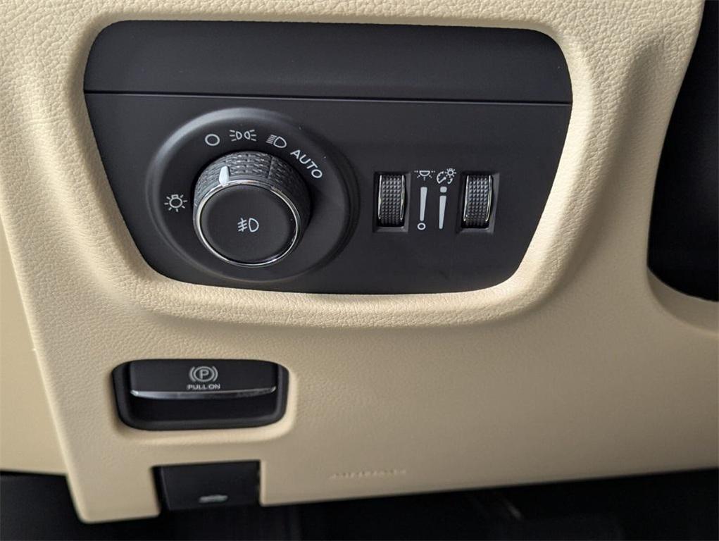 new 2025 Jeep Grand Cherokee L car, priced at $46,184