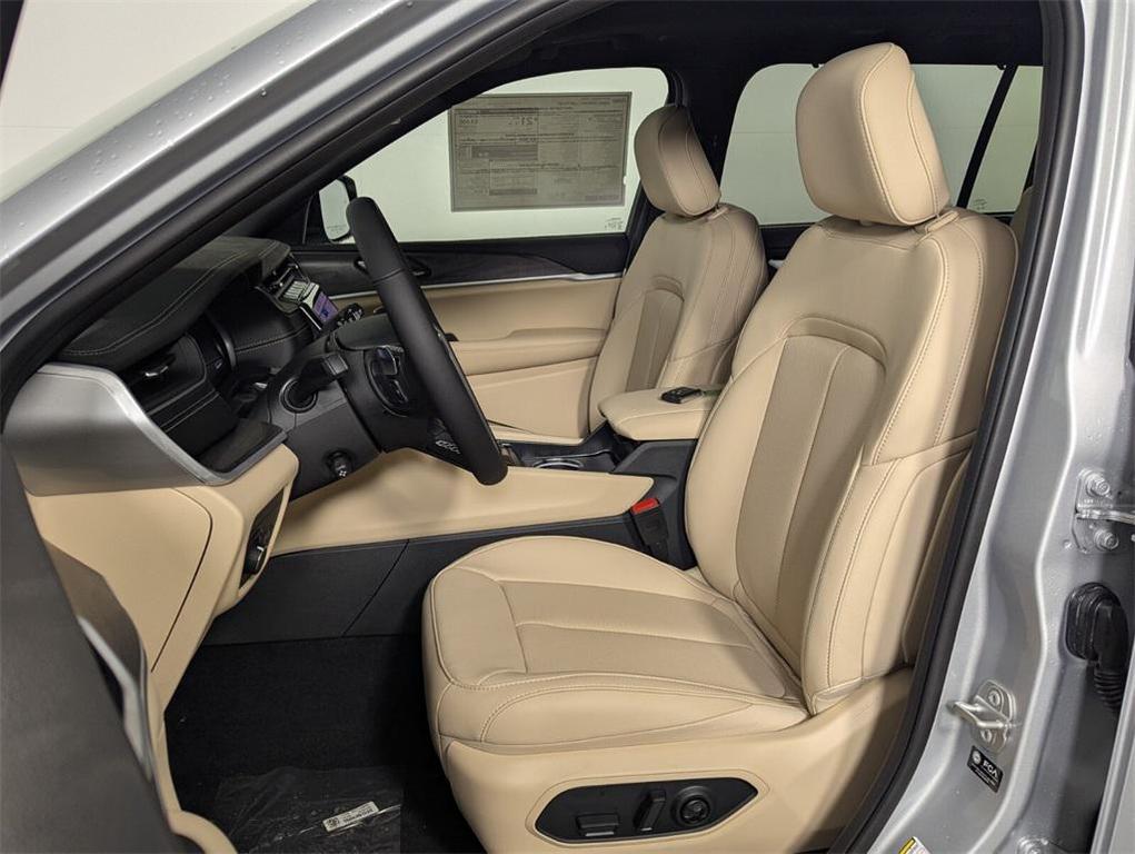 new 2025 Jeep Grand Cherokee L car, priced at $46,184