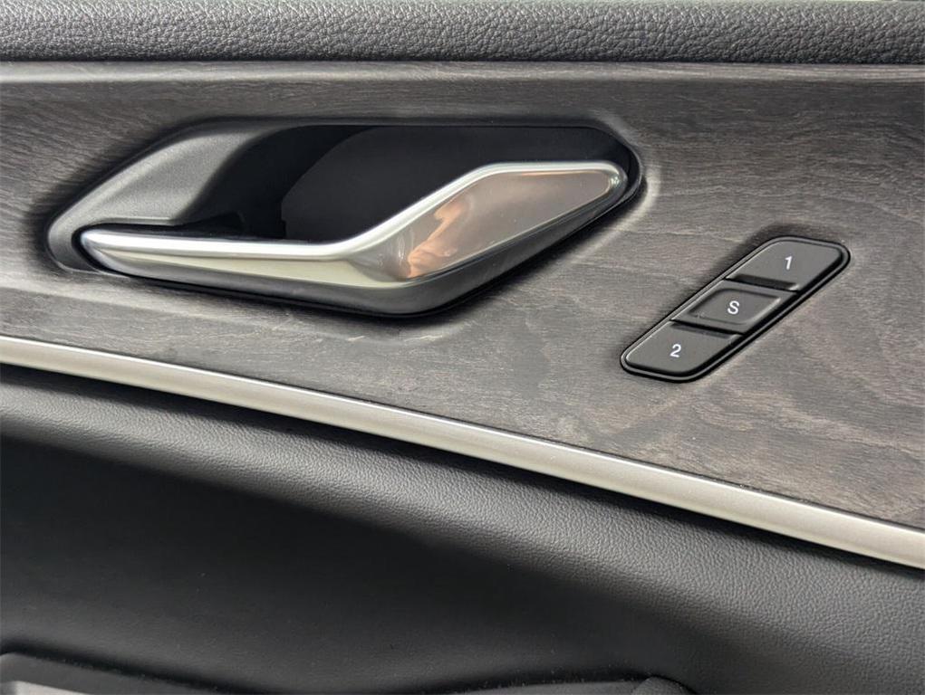 new 2025 Jeep Grand Cherokee car, priced at $37,958