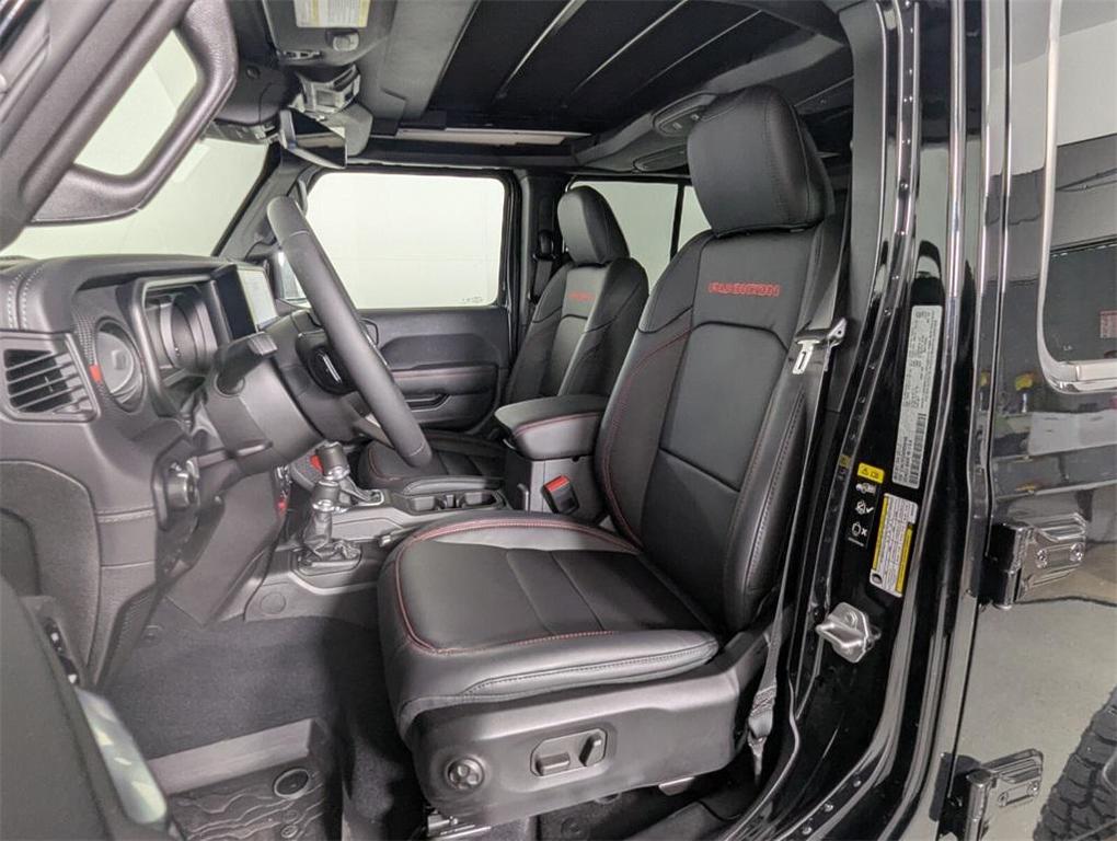 new 2025 Jeep Wrangler car, priced at $71,992