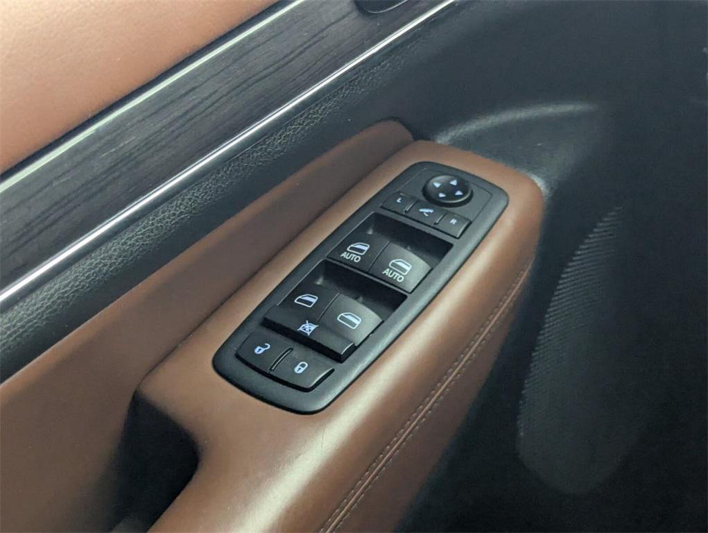 used 2021 Jeep Grand Cherokee car, priced at $24,388