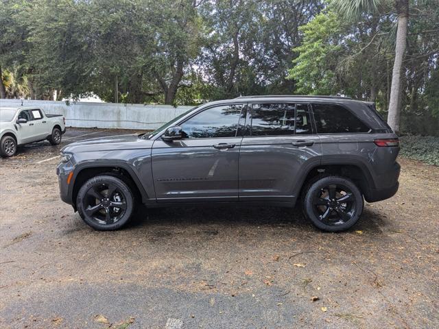 new 2024 Jeep Grand Cherokee car, priced at $37,758