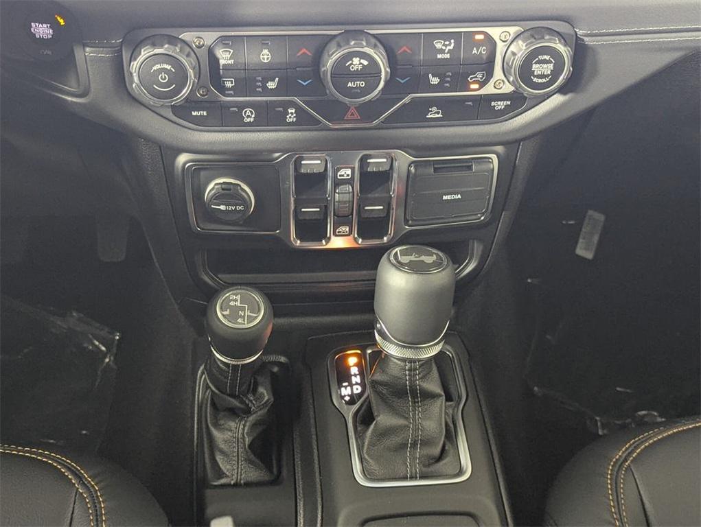 new 2025 Jeep Wrangler car, priced at $43,813