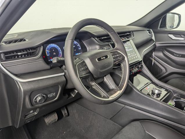 new 2025 Jeep Grand Cherokee L car, priced at $39,739