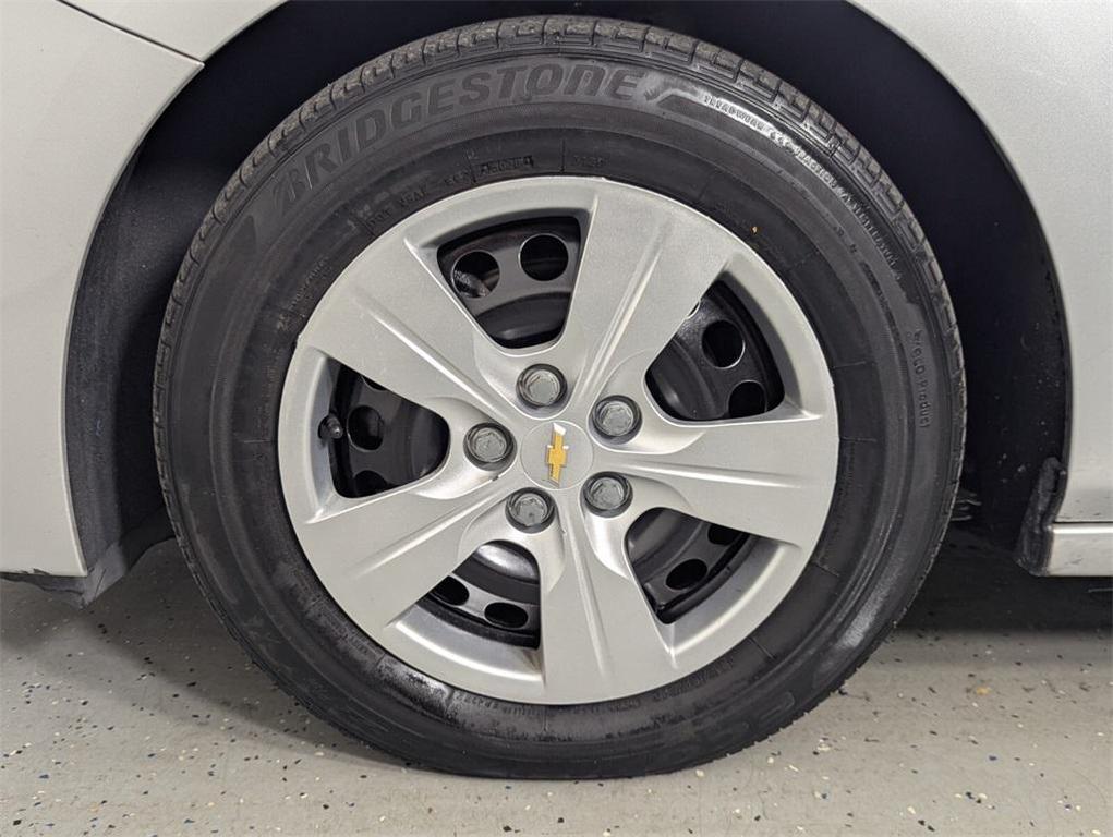 used 2017 Chevrolet Cruze car, priced at $1,992