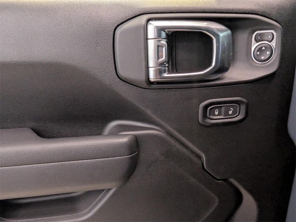 new 2025 Jeep Gladiator car, priced at $46,992