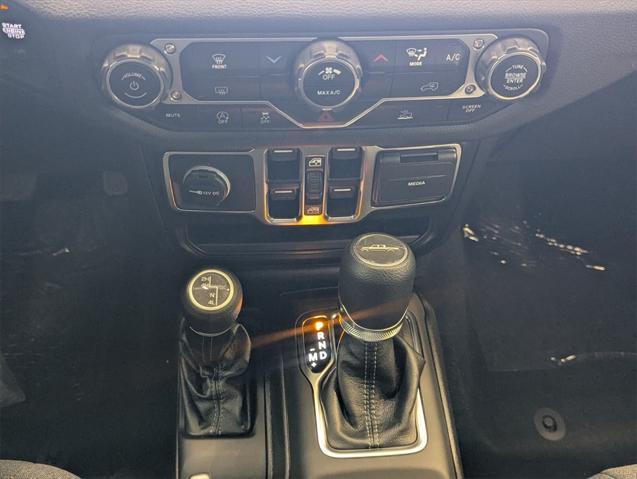 new 2025 Jeep Gladiator car, priced at $49,992
