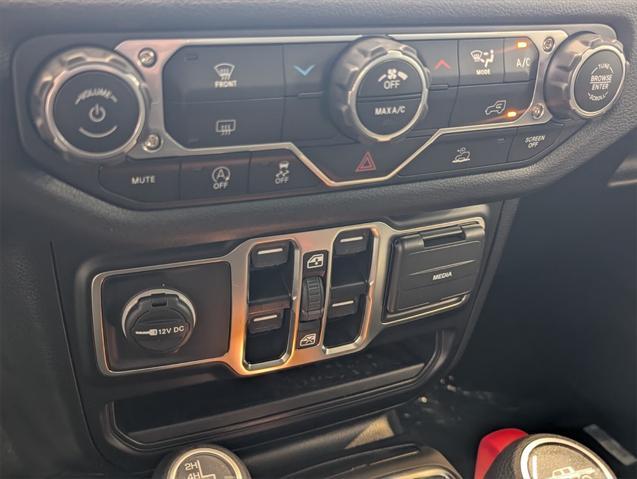 new 2025 Jeep Gladiator car, priced at $49,992
