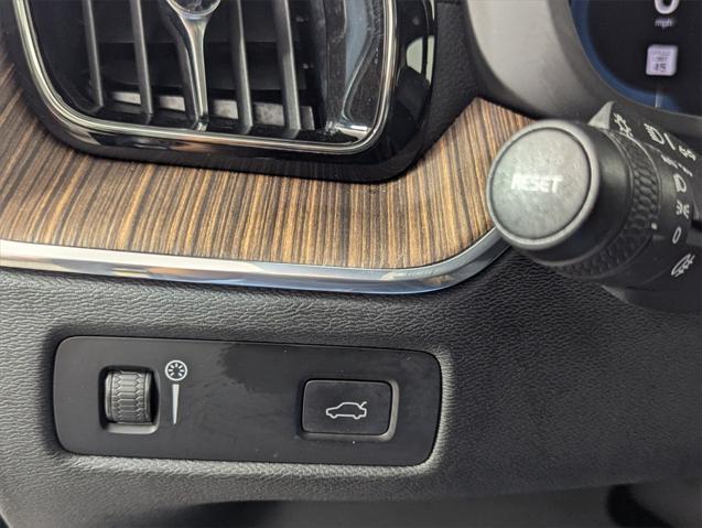 used 2022 Volvo XC60 car, priced at $30,992