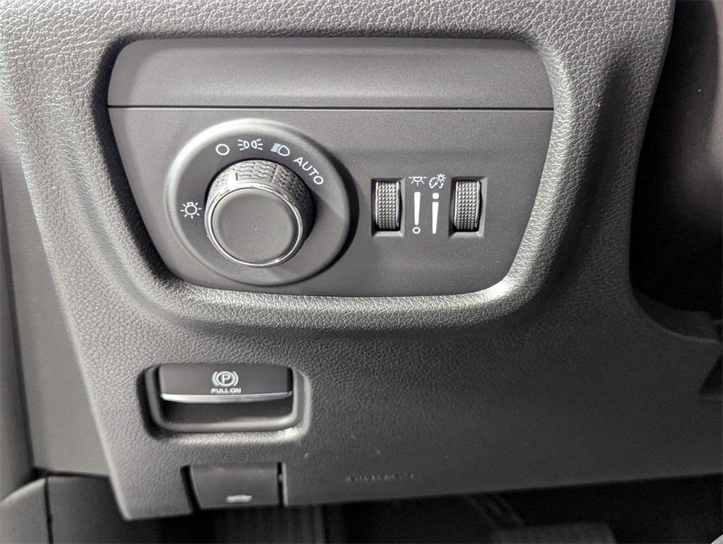 new 2025 Jeep Grand Cherokee car, priced at $41,328