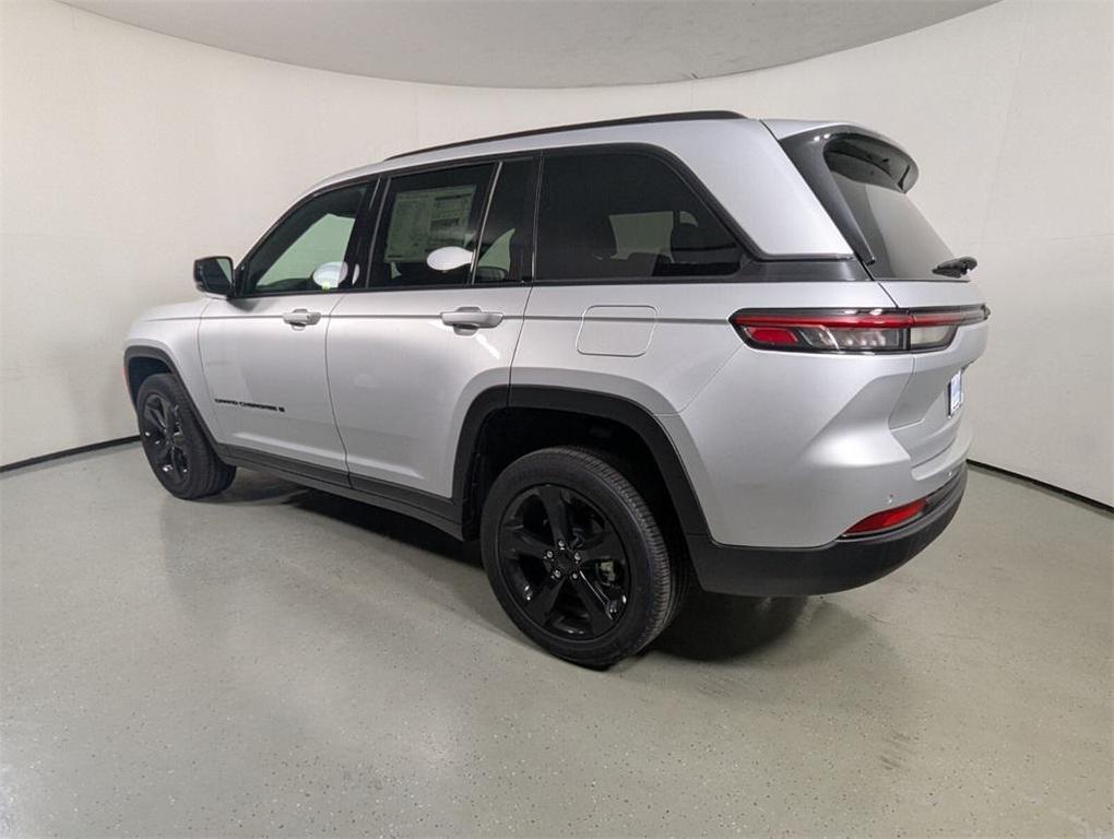 new 2025 Jeep Grand Cherokee car, priced at $41,328
